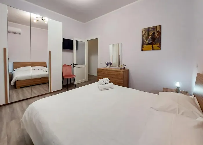 - Vivamus Large And Elegant * Cagliari